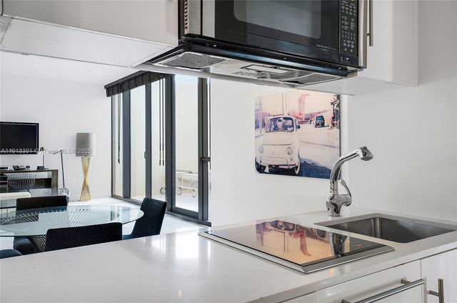 2201 Collins Ave 431, Miami Beach, FL 33139