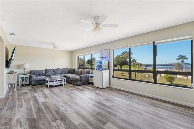 12498 Riverside DR 205, Fort Myers, FL 33919