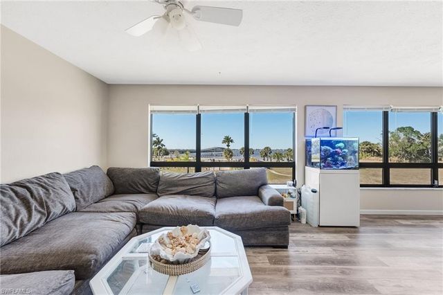 12498 Riverside DR 205, Fort Myers, FL 33919