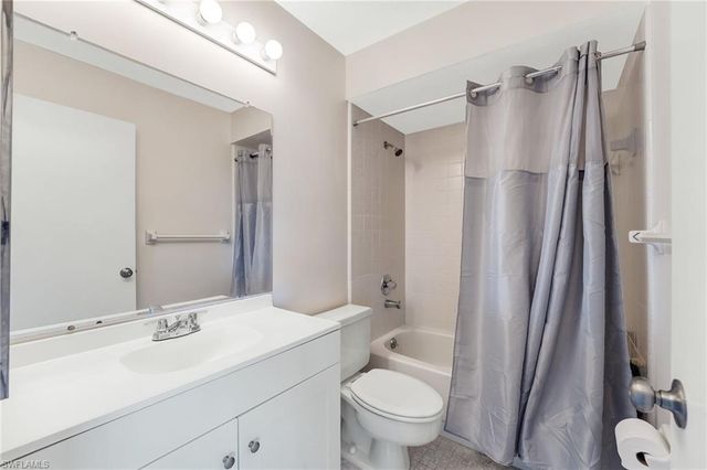 12498 Riverside DR 205, Fort Myers, FL 33919