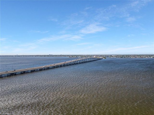 12498 Riverside DR 205, Fort Myers, FL 33919