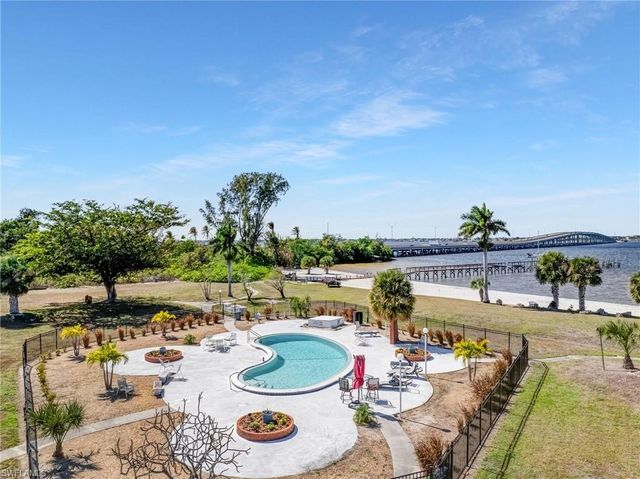 12498 Riverside DR 205, Fort Myers, FL 33919