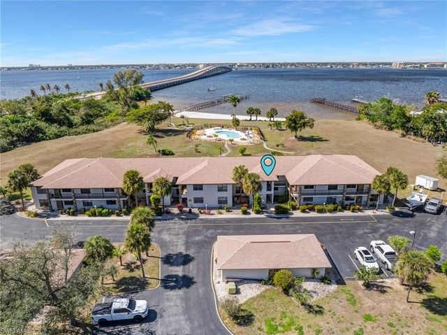 12498 Riverside DR 205, Fort Myers, FL 33919