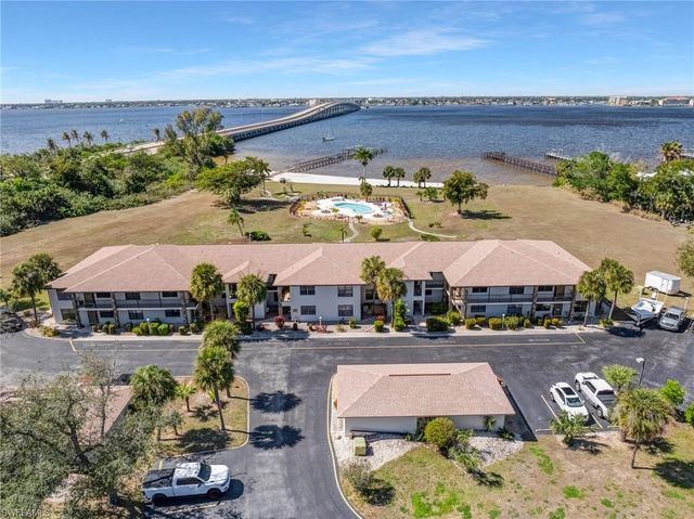 12498 Riverside DR 205, Fort Myers, FL 33919