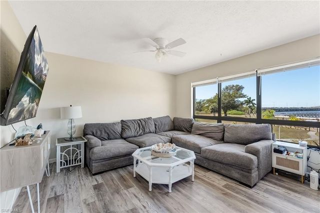12498 Riverside DR 205, Fort Myers, FL 33919