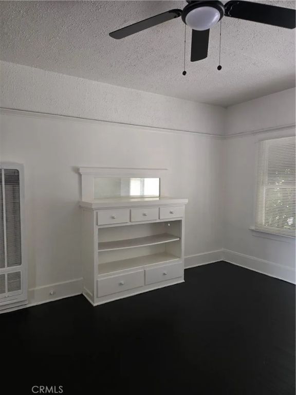 942 E 2nd 15, Long Beach, CA 90802