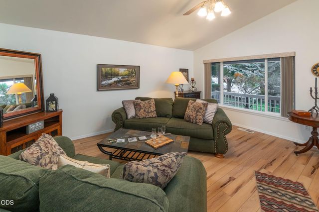 786 NE Tierra Road, Bend, OR 97701