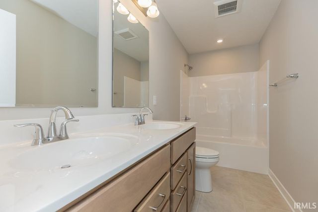 4665 Chelmsford Drive, Newburgh, IN 47630