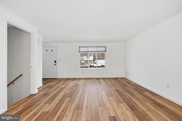 8441 GREAT LAKE LN, Springfield, VA 22153