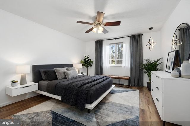 8441 GREAT LAKE LN, Springfield, VA 22153