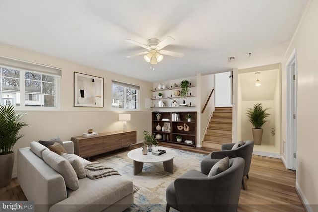 8441 GREAT LAKE LN, Springfield, VA 22153