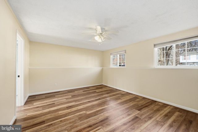 8441 GREAT LAKE LN, Springfield, VA 22153