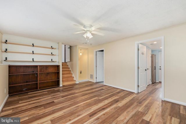 8441 GREAT LAKE LN, Springfield, VA 22153