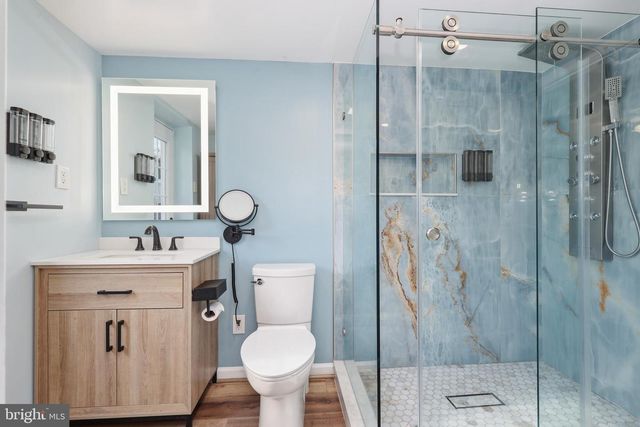 8441 GREAT LAKE LN, Springfield, VA 22153