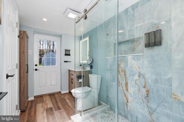 8441 GREAT LAKE LN, Springfield, VA 22153