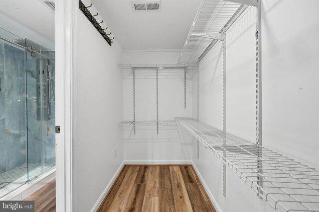 8441 GREAT LAKE LN, Springfield, VA 22153