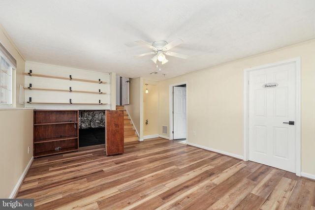 8441 GREAT LAKE LN, Springfield, VA 22153