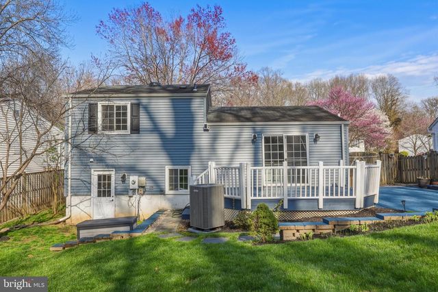 8441 GREAT LAKE LN, Springfield, VA 22153