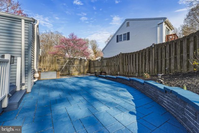 8441 GREAT LAKE LN, Springfield, VA 22153