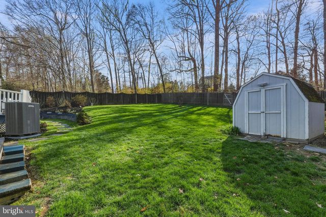 8441 GREAT LAKE LN, Springfield, VA 22153