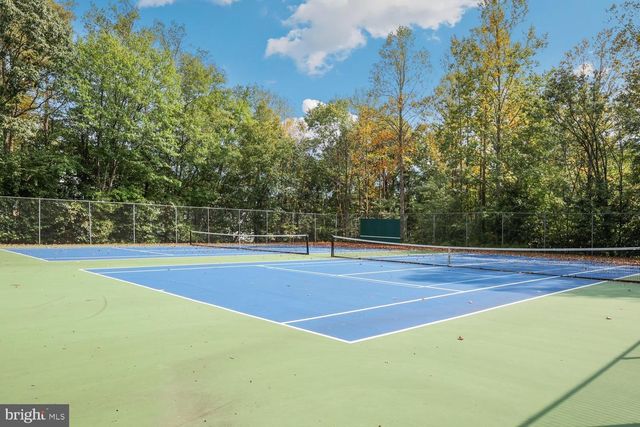 8441 GREAT LAKE LN, Springfield, VA 22153