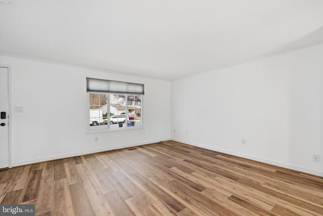 8441 GREAT LAKE LN, Springfield, VA 22153