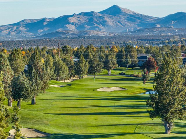 8685 Red Wing Lane, Redmond, OR 97756