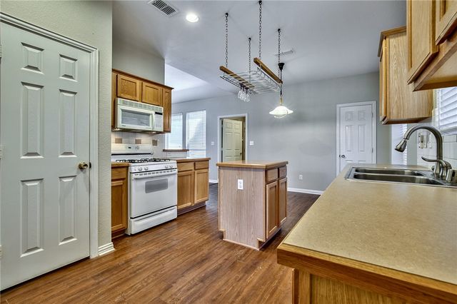 4424 Maple Shade Avenue, Sachse, TX 75048