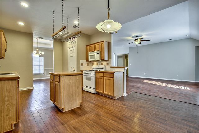 4424 Maple Shade Avenue, Sachse, TX 75048