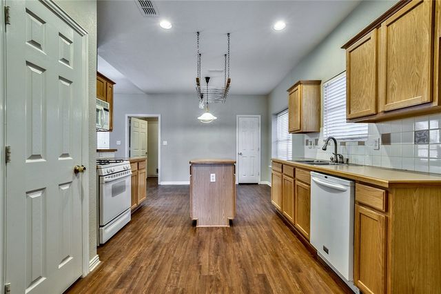 4424 Maple Shade Avenue, Sachse, TX 75048