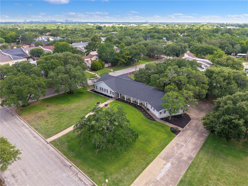 1307 East 31st Street, Bryan, TX 77802 — photo 3
