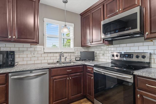 4100 New Hope Meadow Rd, Hermitage, TN 37076