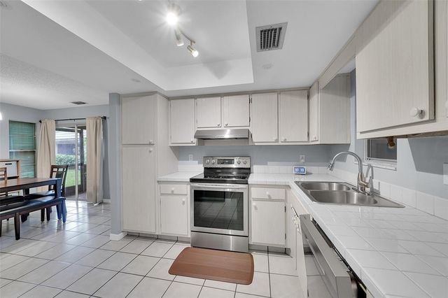 1910 Coquina Way, Coral Springs, FL 33071