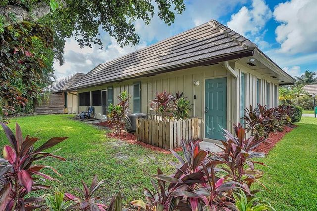 1910 Coquina Way, Coral Springs, FL 33071