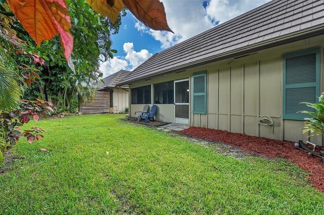 1910 Coquina Way, Coral Springs, FL 33071