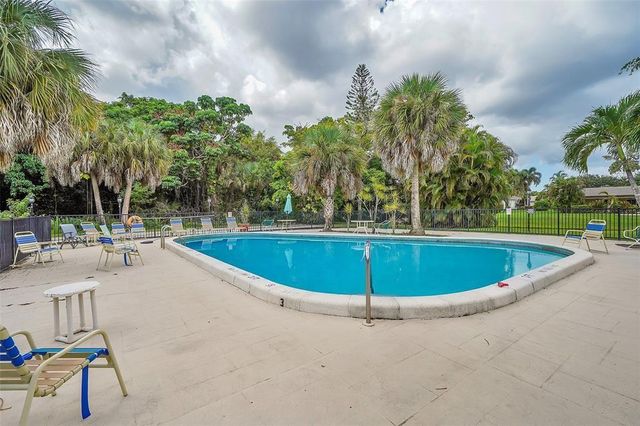 1910 Coquina Way, Coral Springs, FL 33071