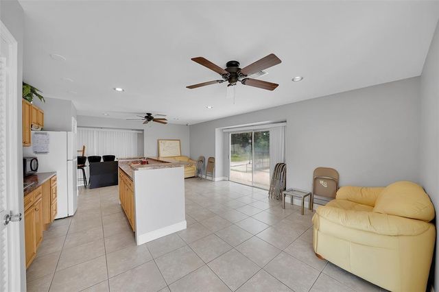 1910 Coquina Way, Coral Springs, FL 33071