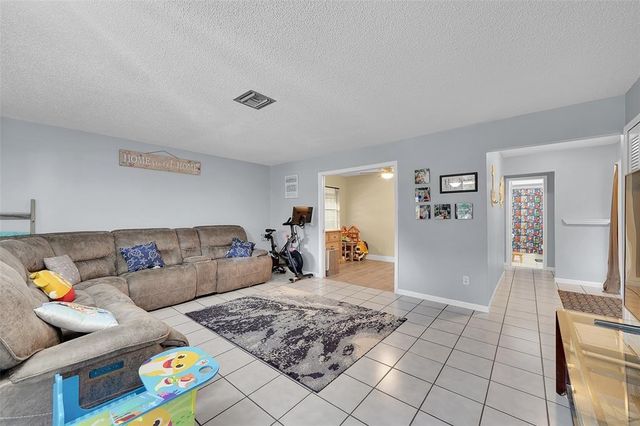 1910 Coquina Way, Coral Springs, FL 33071