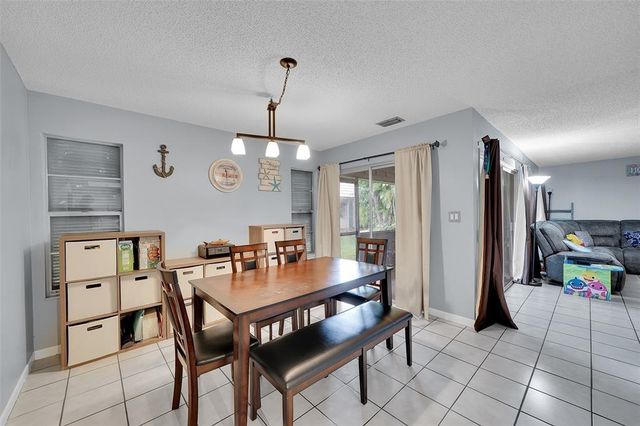 1910 Coquina Way, Coral Springs, FL 33071