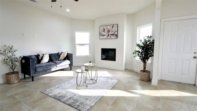 1189 County Road 5100, Cleveland, TX 77327