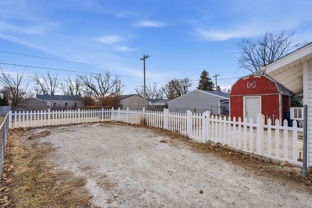 2515 W 69th Street, Davenport, IA 52806