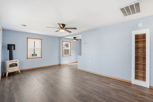 2515 W 69th Street, Davenport, IA 52806