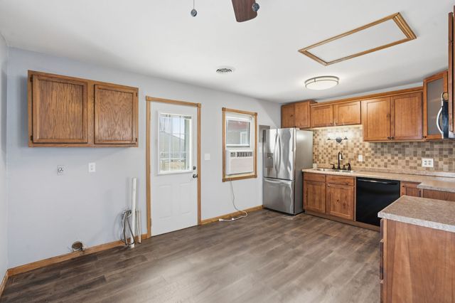 2515 W 69th Street, Davenport, IA 52806