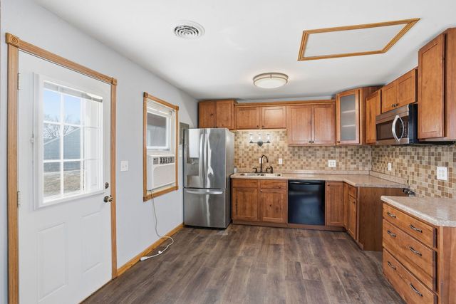 2515 W 69th Street, Davenport, IA 52806