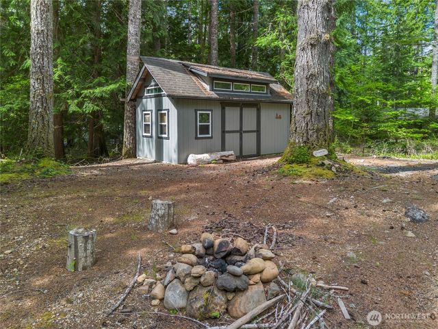 430 N Potlatch Drive N, Hoodsport, WA 98548