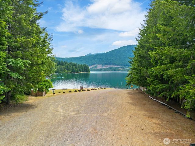 430 N Potlatch Drive N, Hoodsport, WA 98548