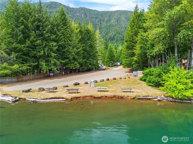 430 N Potlatch Drive N, Hoodsport, WA 98548
