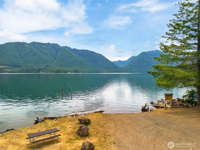 430 N Potlatch Drive N, Hoodsport, WA 98548