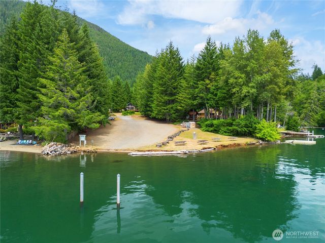 430 N Potlatch Drive N, Hoodsport, WA 98548