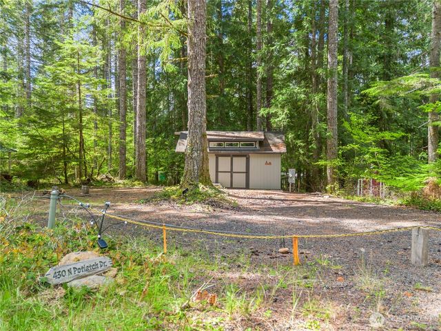 430 N Potlatch Drive N, Hoodsport, WA 98548
